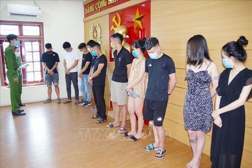 Phát hiện 31 đối tượng sử dụng ma túy tại quán karaoke mở cửa lén lút