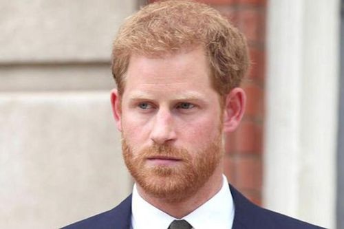 Harry gọi quãng thời gian ở hoàng gia là 'cơn ác mộng', từng được người thân khuyên 'chấp nhận cuộc chơi'
