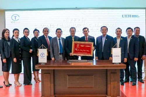 Tập đoàn C.T Group và ĐH Kinh tế TP.HCM ký hợp tác chiến lược toàn diện