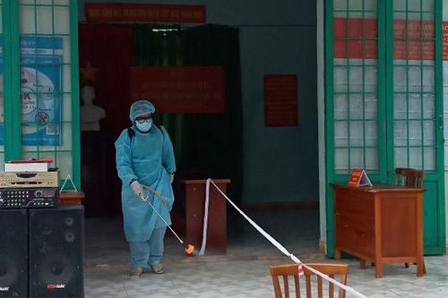 Đam Rông: Hướng dẫn người dân khai báo y tế trước khi đi bầu cử