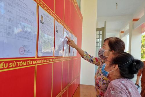 Đạ Tẻh rực rỡ cờ hoa đón chào ngày hội non sông
