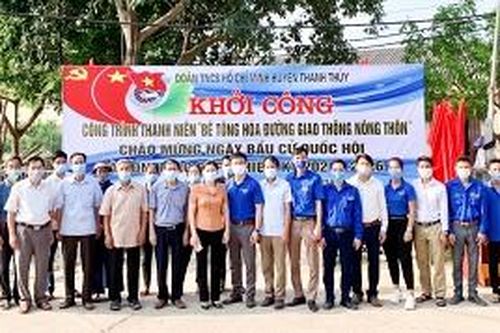 Khởi công xây dựng đường giao thông nông thôn tại xã Hoàng Xá