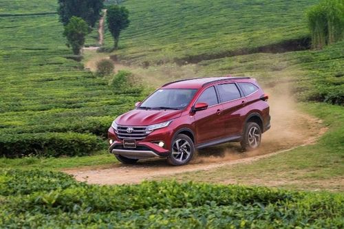 Mua Toyota Rush được tặng gói bảo hiểm Vàng chính hãng