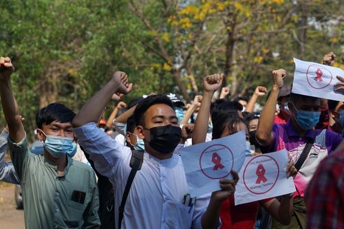 Hơn 125.000 giáo viên Myanmar bị đình chỉ công tác vì phản đối chính biến
