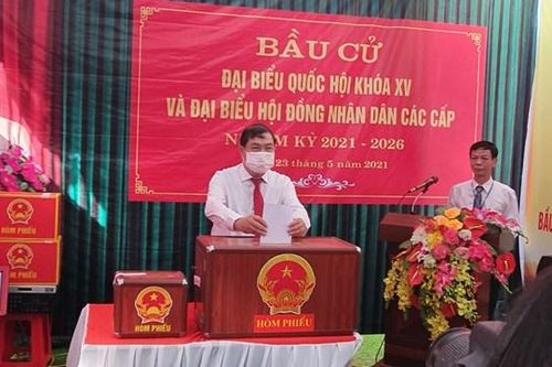 Nam Định: Phố phường, làng quê, xứ đạo rộn ràng không khí bầu cử từ sáng sớm