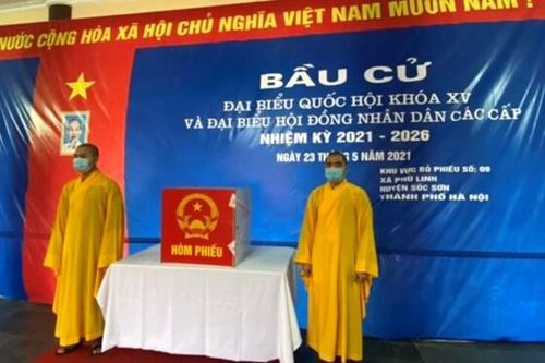 Tăng Ni sinh Học viện Phật giáo Việt Nam tham gia bầu cử