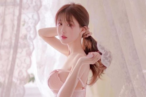Trung Quốc cấm sóng streamer khoe thân, lừa khán giả