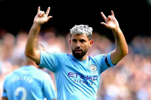 Aguero tỏa sáng trong ngày Man City nâng cúp vô địch Premier League