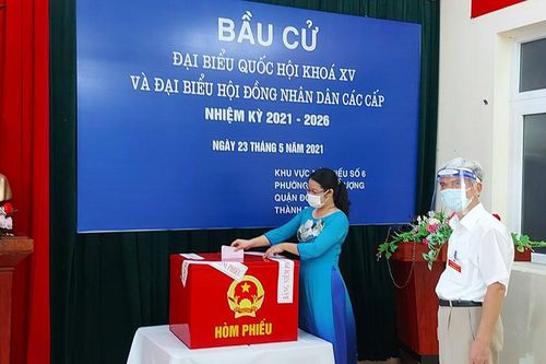 Đến 11h, quận Đống Đa đã có trên 74% cử tri đi bầu cử