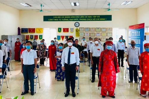 Cử tri tại quận Hoàng Mai - nơi đông dân nhất Thủ đô đi bầu cử trong không khí náo nức, an toàn