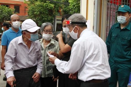 Quận Tây Hồ: 11 khu vực bỏ phiếu đạt tỷ lệ 100% cử tri đi bầu