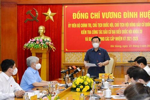 Chủ tịch Quốc hội kiểm tra, làm việc tại tâm dịch Bắc Giang và Bắc Ninh