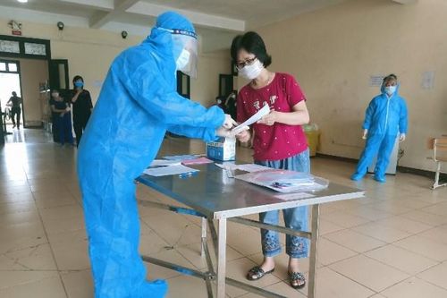 Phú Thọ: Cử tri gửi gắm niềm tin qua những lá phiếu từ khu cách ly
