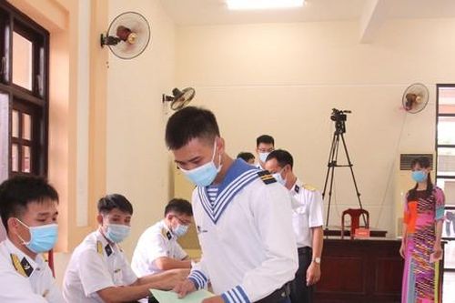 Cử tri huyện đảo Trường Sa náo nức đi bầu cử