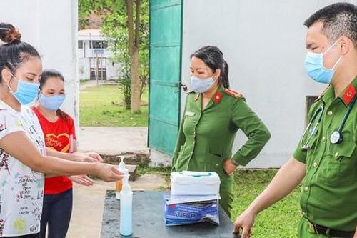 Cử tri ở Trại tạm giam Công an tỉnh Yên Bái, Hà Nam, Nghệ An hoàn thành bỏ phiếu