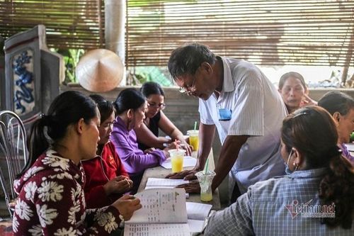 Người thầy 30 năm xóa mù chữ cho dân nghèo đầm phá Tam Giang