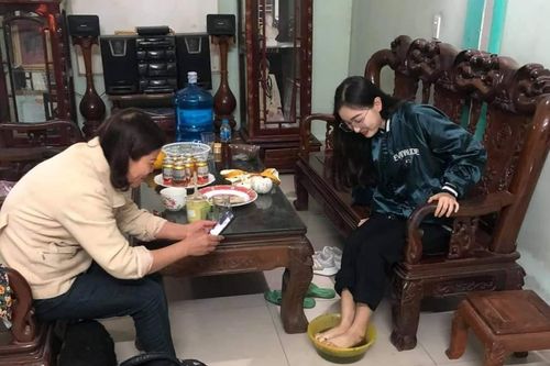 Nàng dâu khoe mẹ chồng vạn người mê, hội chị em ghen tị