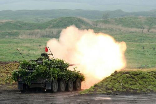 Xem lực lượng Phòng vệ Nhật Bản tập trận bắn đạn thật