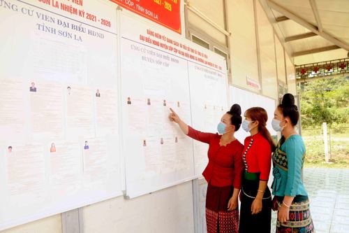 Tưng bừng ngày bầu cử tại vùng cao Sơn La, Điện Biên