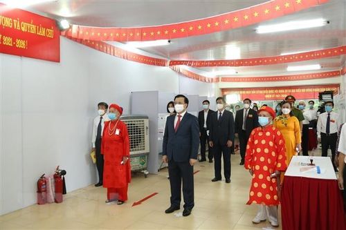 Hàng triệu cử tri Hà Nội nô nức đi bầu cử ngay từ sáng sớm