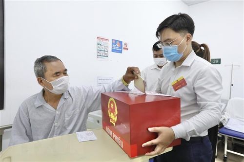 Bộ Nội vụ: Đến 19 giờ ngày 23/5, cả nước có 99,16% cử tri đi bầu cử