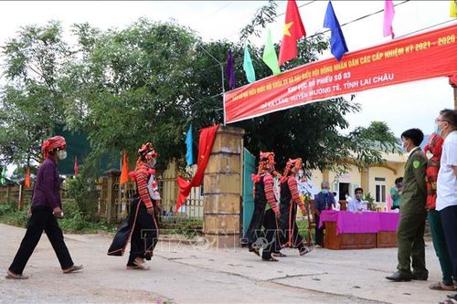 Không khí trong lành cho người dân đi bầu cử