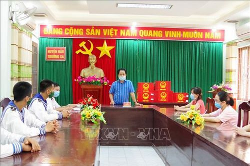 Cử tri huyện đảo Trường Sa gửi trọn niềm tin vào các ứng cử viên