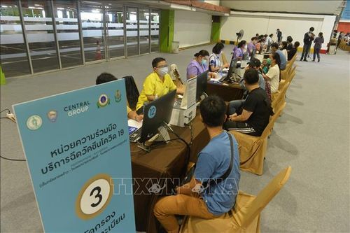 Đa số người dân Thái Lan đồng ý tiêm vaccine do Chính phủ cung cấp
