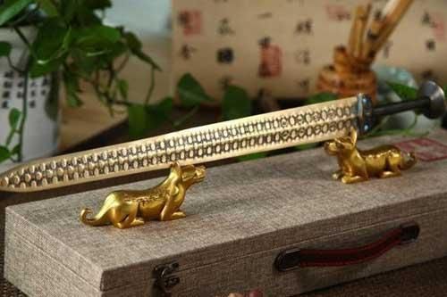 Khai quật mộ cổ tìm được thanh kiếm nghìn năm: Chuyên gia chụp X-quang và phát hiện cảnh tượng kỳ diệu