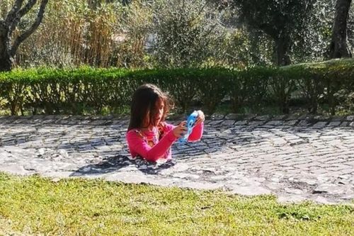 Bức ảnh đánh lừa thị giác khiến dân mạng xôn xao, bất lực tìm lời giải thích