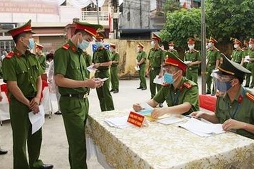 Công an tỉnh Thái Nguyên thực hiện quyền và nghĩa vụ của cử tri