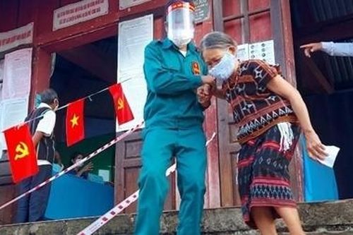 Huyện miền núi ở Huế có 100% cử tri sớm hoàn thành bỏ phiếu bầu cử