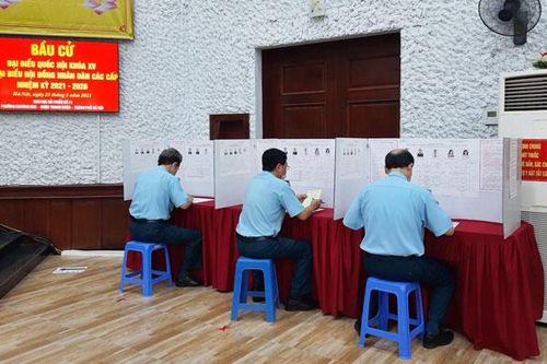 Tiến độ bầu cử đến 16h30: 92,29% cử tri Thủ đô đã đi bầu cử