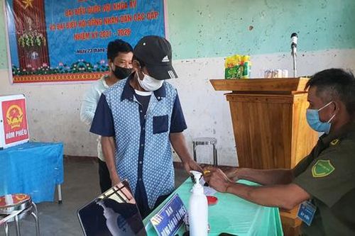 Quảng Trị: Gần 170 cử tri là đồng bào khu vực biên giới lần đầu đi bầu sau khi được nhập quốc tịch Việt Nam