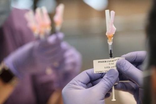 Vắc xin RNA có thể chống lại các biến thể của COVID-19