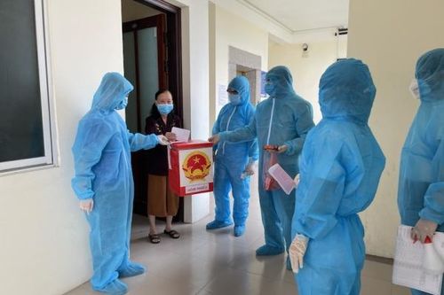 Hình ảnh bầu cử trong các khu cách ly của Bắc Ninh