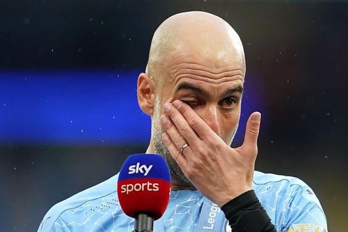 HLV Guardiola rơi nước mắt khi nói về Aguero