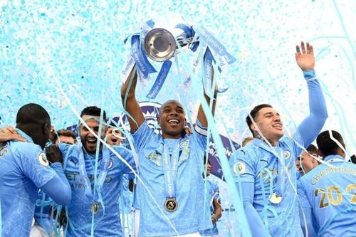 Cảm xúc của Man City trong ngày nâng cúp Premier League