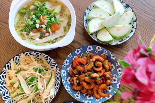 Gợi ý mâm cơm gia đình đủ dinh dưỡng mùa dịch