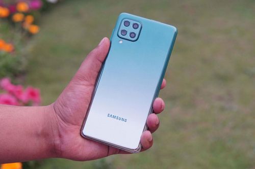 Smartphone pin 7.000 mAh của Samsung về Việt Nam, đối đầu Oppo Reno5