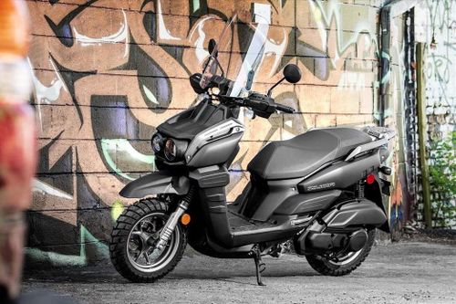 Yamaha Zuma 125 đời 2022 ra mắt, đối thủ Honda ADV 150