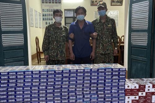An Giang: Phát hiện nhóm người vận chuyển 4.000 gói thuốc lá lậu