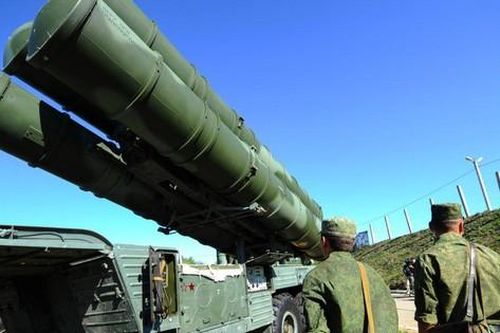Báo Nga: Ấn Độ sẽ được Nga giao hệ thống phòng không S-400 vào cuối năm nay