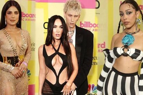 Thảm đỏ Billboard 2021: Megan Fox hở bạo gây choáng