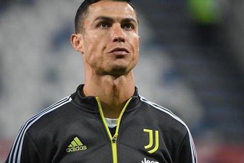 Hành động gây tranh cãi của Ronaldo khi Juventus vào top 4