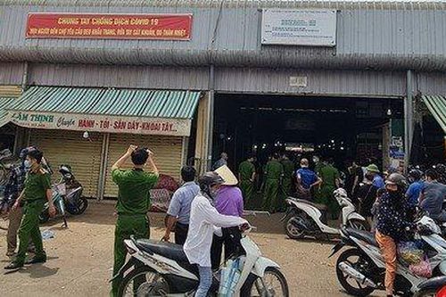 Án mạng tại chợ đầu mối Đông Hương, 1 người tử vong
