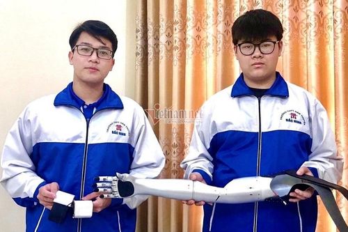 Điều đặc biệt ở 'cánh tay robot' đạt giải quốc tế của học trò Bắc Ninh