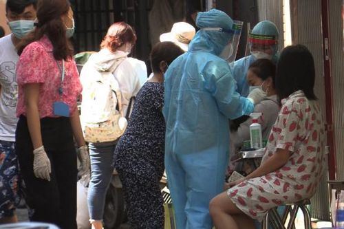 TP.HCM: Bé 18 tháng tuổi dương tính với Covid-19