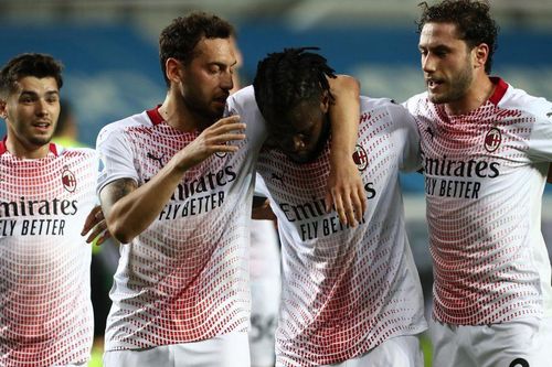 Serie A: AC Milan giành vị trí á quân, Juventus lách khe cửa hẹp