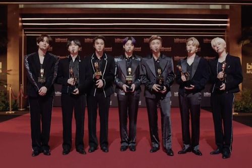 BTS lần đầu diễn Butter tại BBMAs 2021, fan khen ngợi hết lời visual lẫn kỹ năng đỉnh